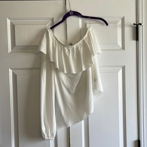 Stunning one shoulder white 7 for all mankind top!